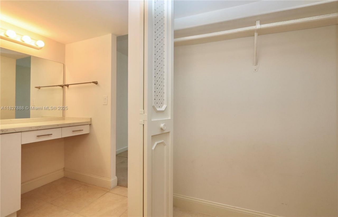 3475 N Country Club Drive, Unit 501, Aventura, FL 33180 Photo