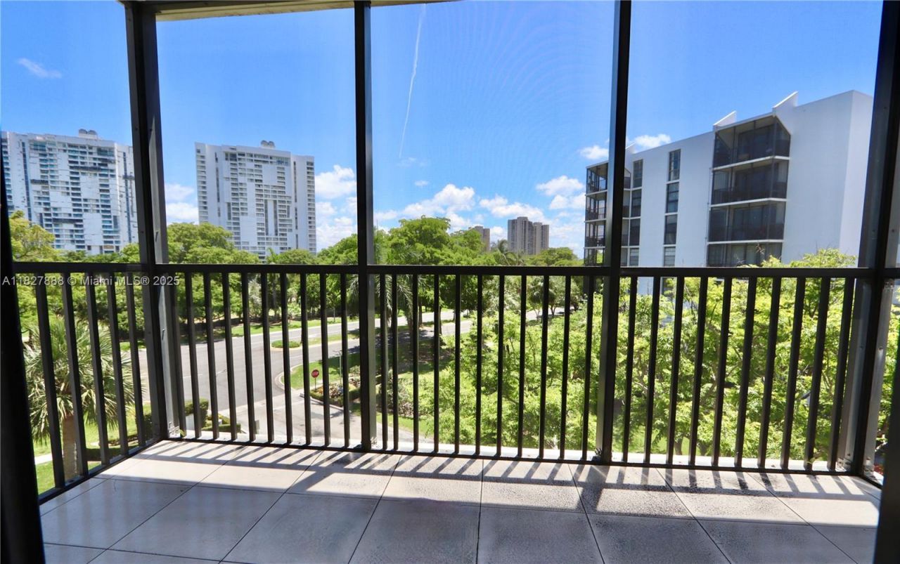3475 N Country Club Drive, Unit 501, Aventura, FL 33180 Photo