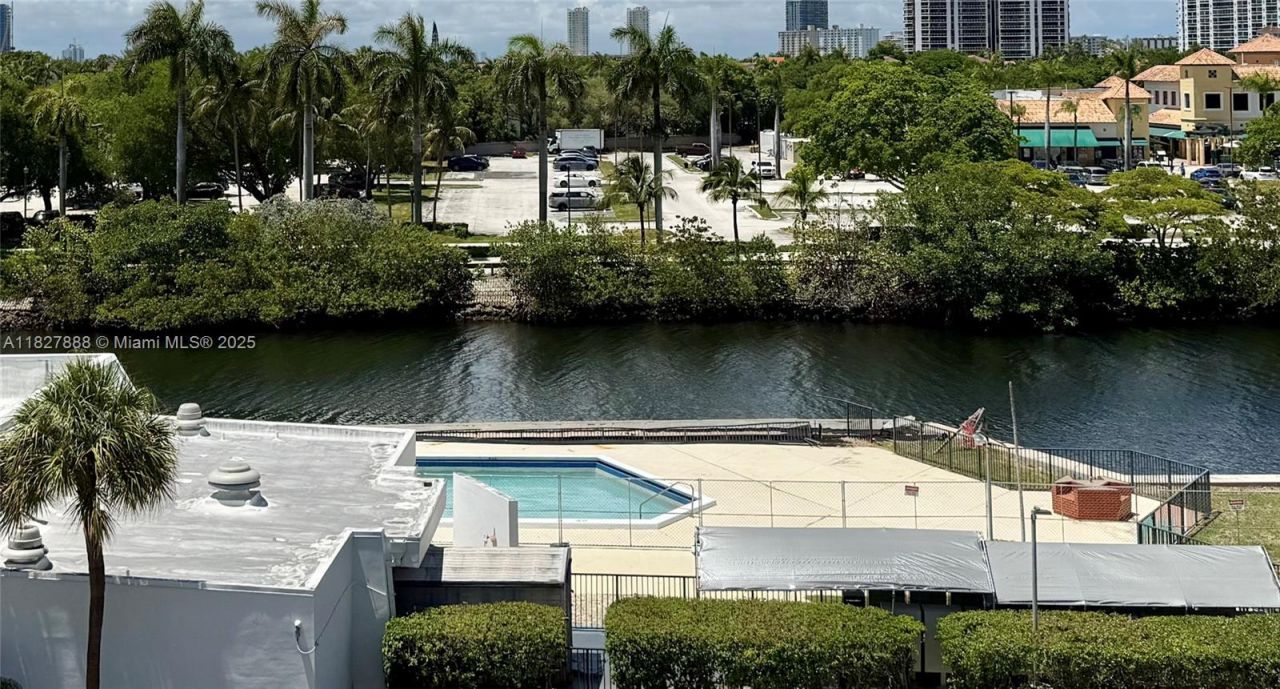 3475 N Country Club Drive, Unit 501, Aventura, FL 33180 Photo
