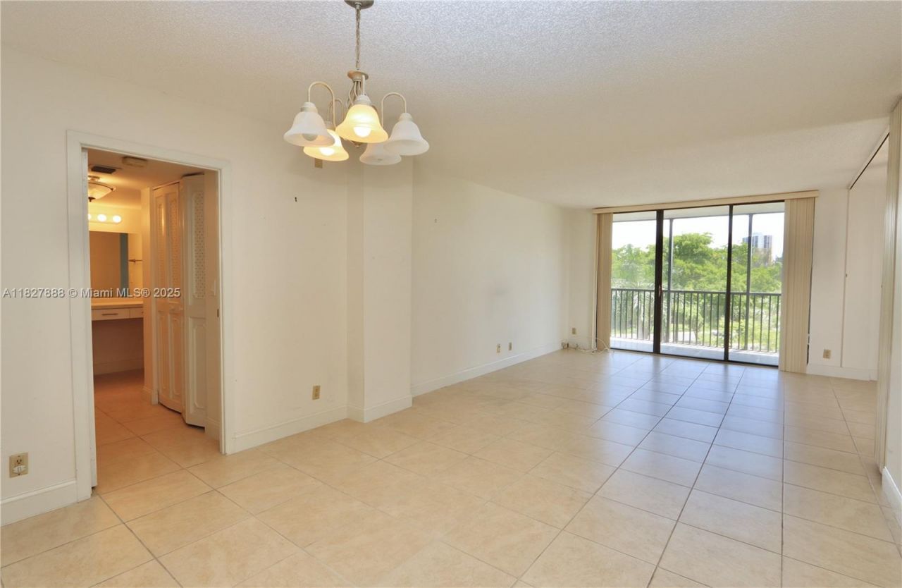 3475 N Country Club Drive, Unit 501, Aventura, FL 33180 Photo