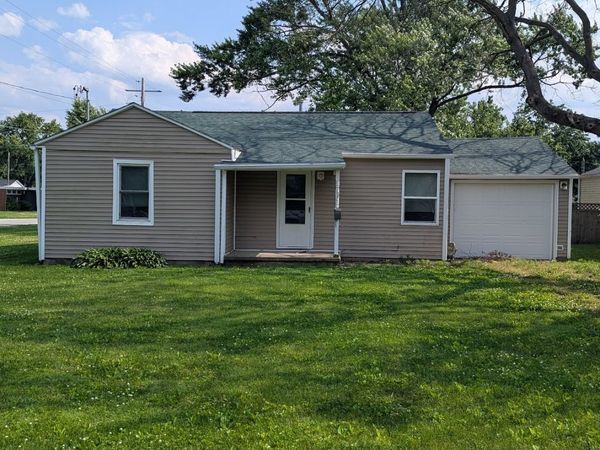 707 E Van Allen Street, Tuscola, IL 61953