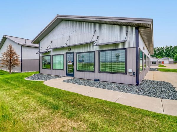 2207 Sheyenne Street, West Fargo, ND 58078