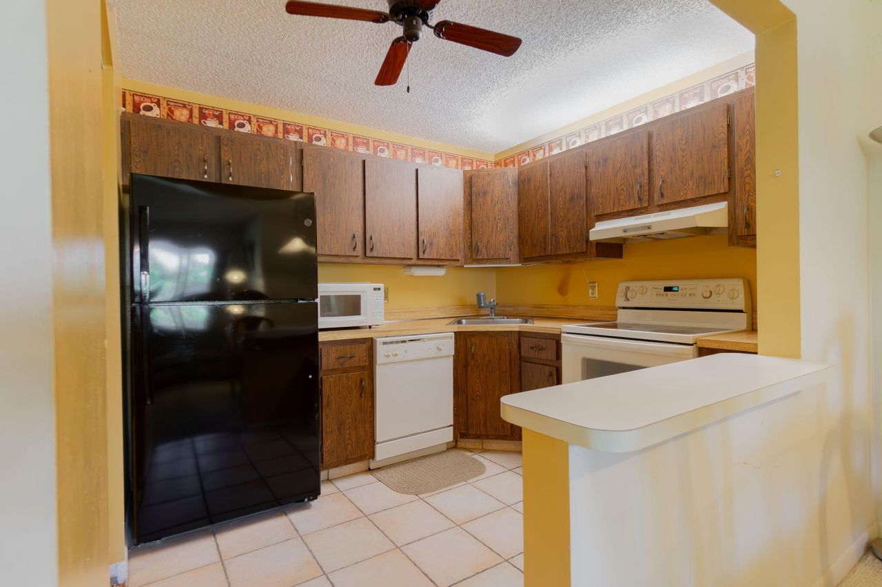 318 Pine Ridge Circle, Unit C2, Greenacres, FL 33463 Photo