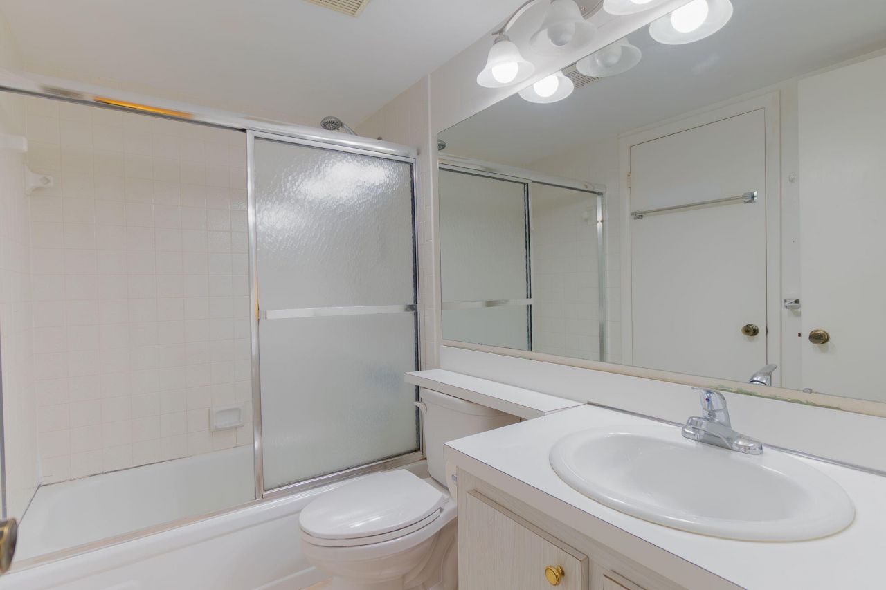 318 Pine Ridge Circle, Unit C2, Greenacres, FL 33463 Photo