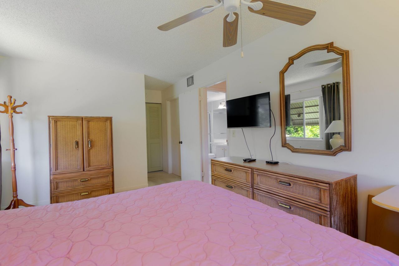 318 Pine Ridge Circle, Unit C2, Greenacres, FL 33463 Photo