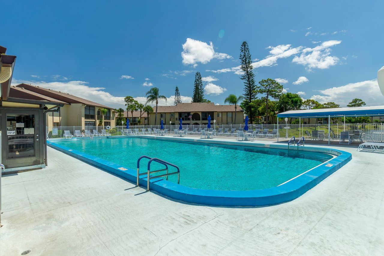 318 Pine Ridge Circle, Unit C2, Greenacres, FL 33463 Photo
