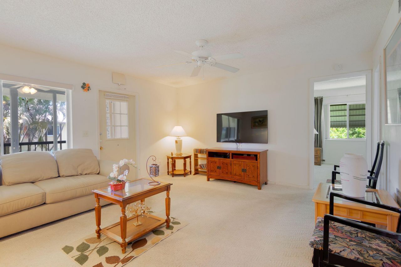 318 Pine Ridge Circle, Unit C2, Greenacres, FL 33463 Photo