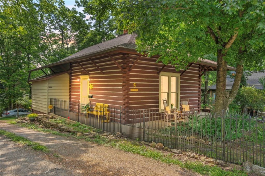 5 Washington Street, Eureka Springs, AR 72632 Main Photo