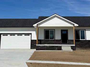 300 Jo Lane, McCool Junction, NE 68401