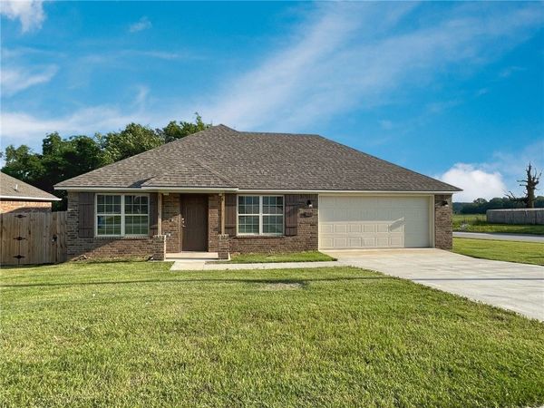 2201 Brown Bear Lane, Gentry, AR 72734