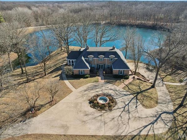 18994 Country Club Lane, Carlinville, IL 62626