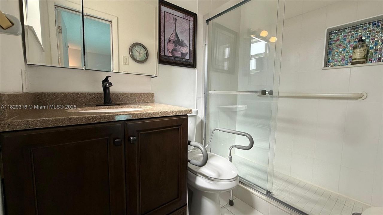 Please Call For Address, Unit E208, Hollywood, FL 33021 Photo