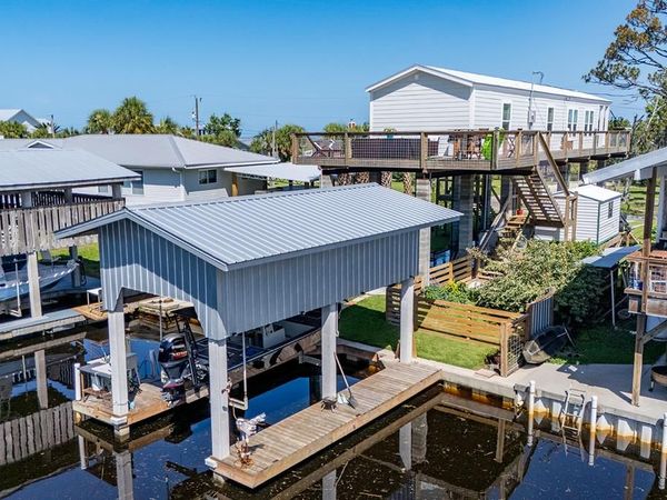 119 SE 218th St, Suwannee, FL 32692