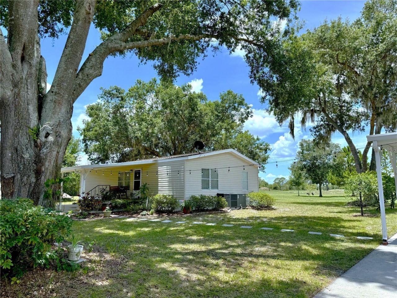 1976 Holy Cow Road, Polk City, FL 33868 Photo