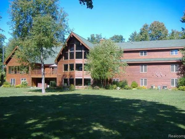 355 W Mannsiding Road, Harrison, MI 48625