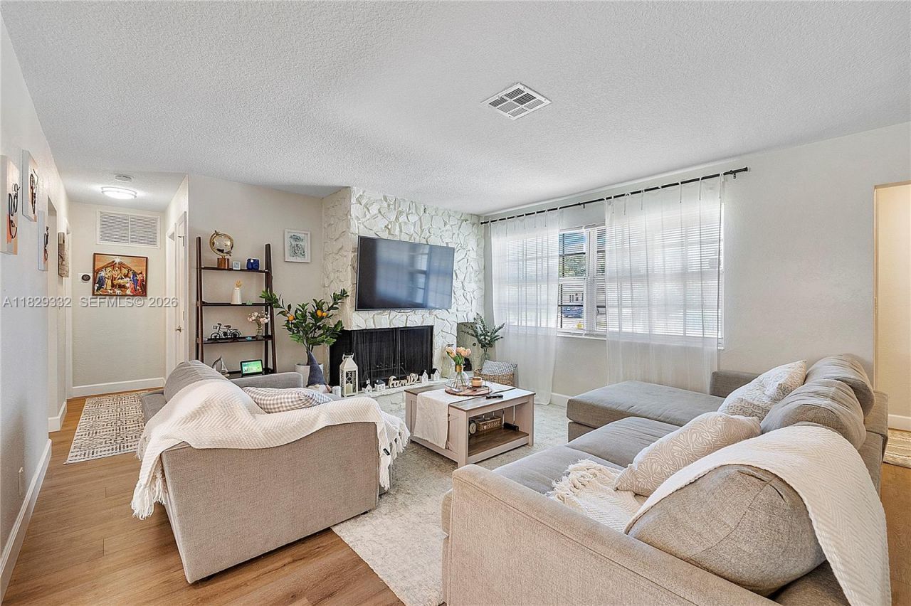 3301 NW 42nd St, Lauderdale Lakes, FL 33309 Photo