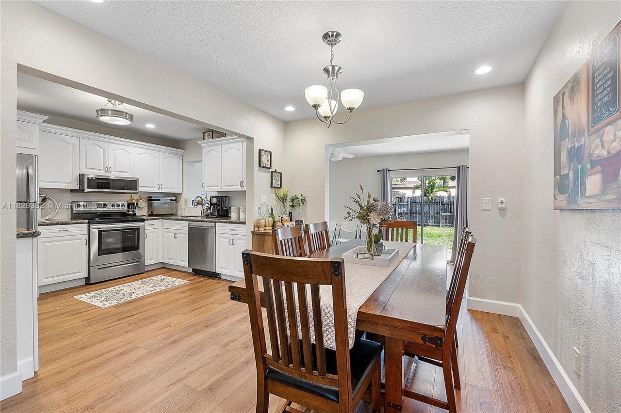 3301 NW 42nd St, Lauderdale Lakes, FL 33309 Photo