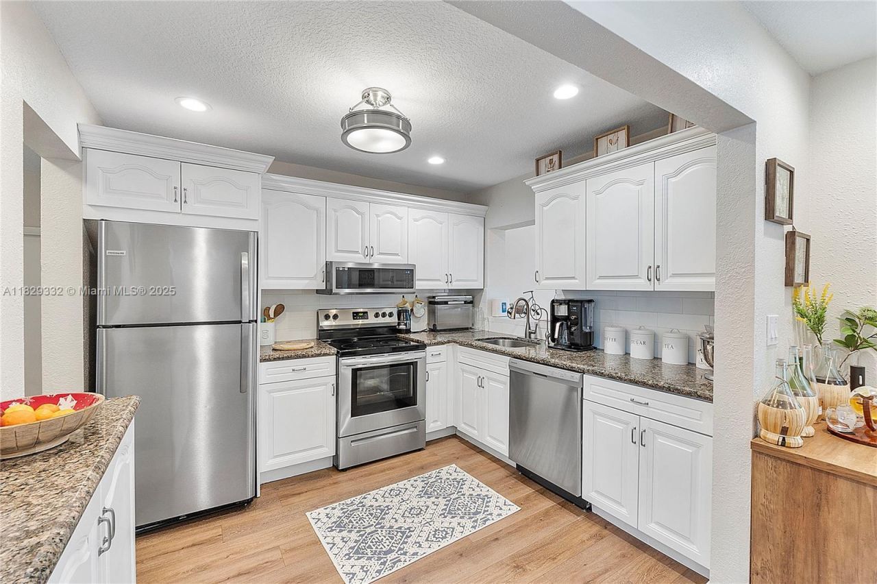 3301 NW 42nd St, Lauderdale Lakes, FL 33309 Photo