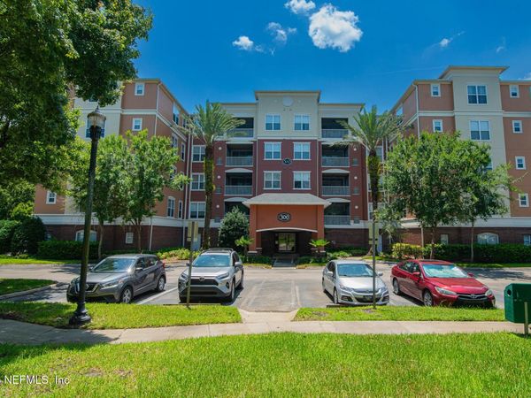 4480 DEERWOOD LAKE Parkway, Unit 353, Jacksonville, FL 32216