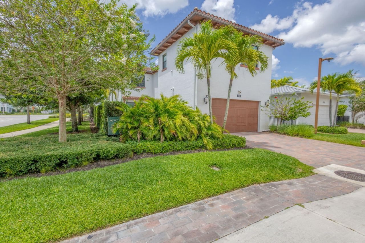 5041 Grandiflora Road, Palm Beach Gardens, FL 33418 Photo
