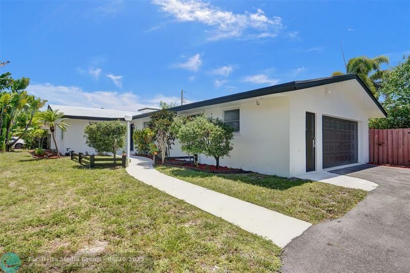 4017 NE 18th Avenue, Oakland Park, FL 33334 Main Photo