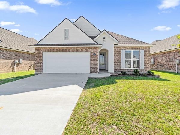 3056 Southern Trace Drive, Lake Charles, LA 70607