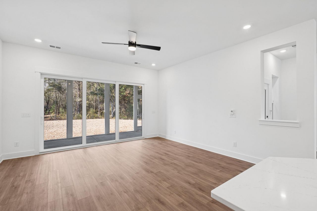 1183 Reserve Lane Photo 12