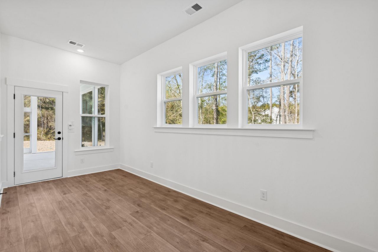 1183 Reserve Lane Photo 15