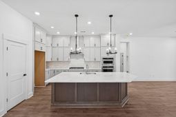 1183 Reserve Lane photo 4