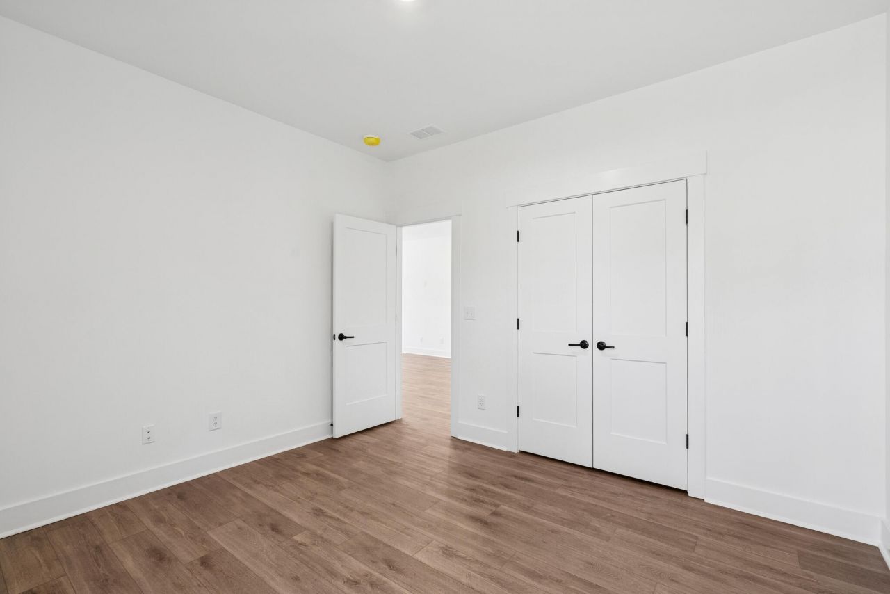 1183 Reserve Lane Photo 32