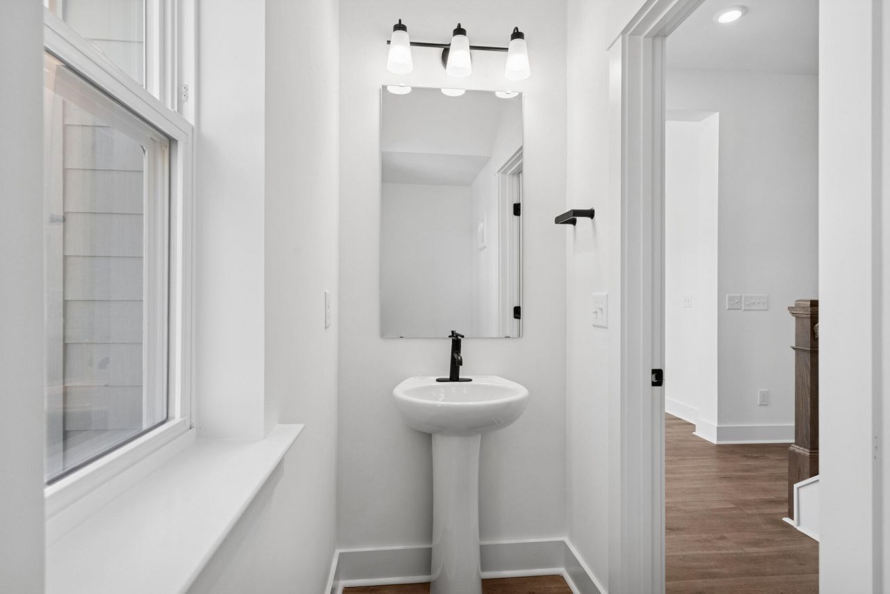 1183 Reserve Lane Photo 7