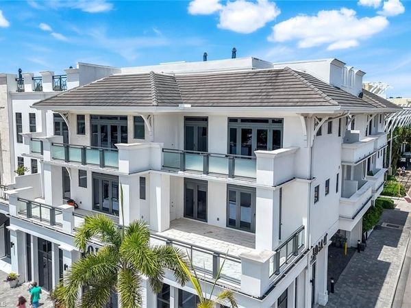 875 6th AVE S, Unit 303, NAPLES, FL 34102