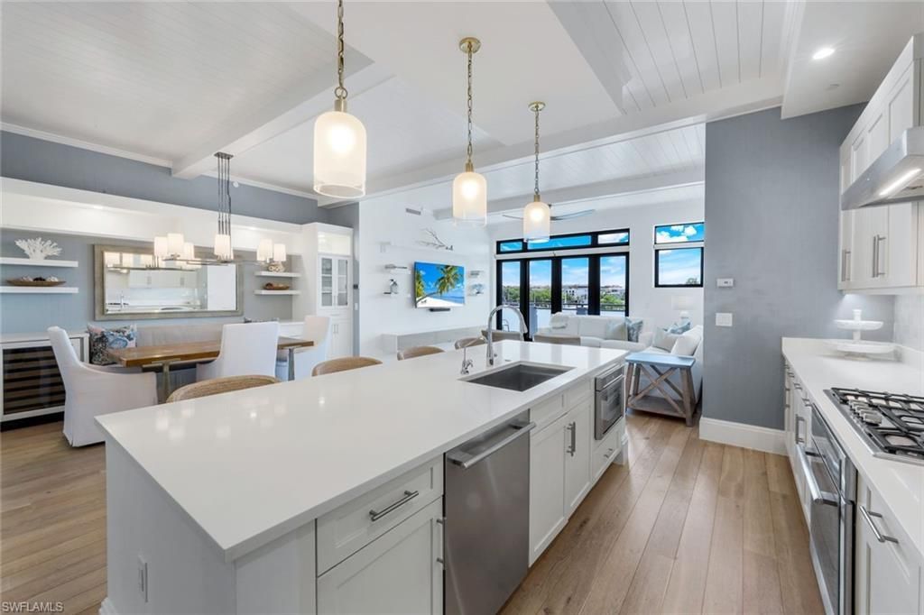 875 6th Ave S, Unit 303, Naples, FL 34102 Photo