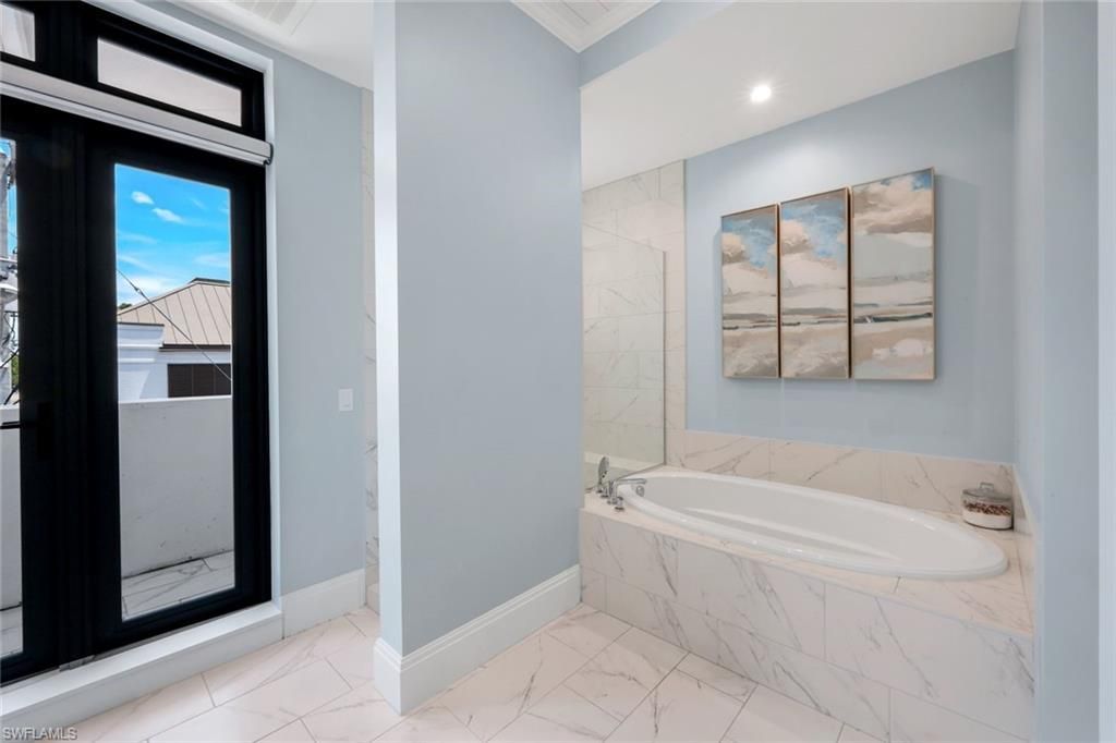 875 6th Ave S, Unit 303, Naples, FL 34102 Photo