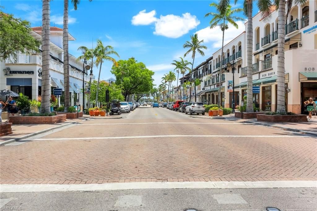 875 6th Ave S, Unit 303, Naples, FL 34102 Photo