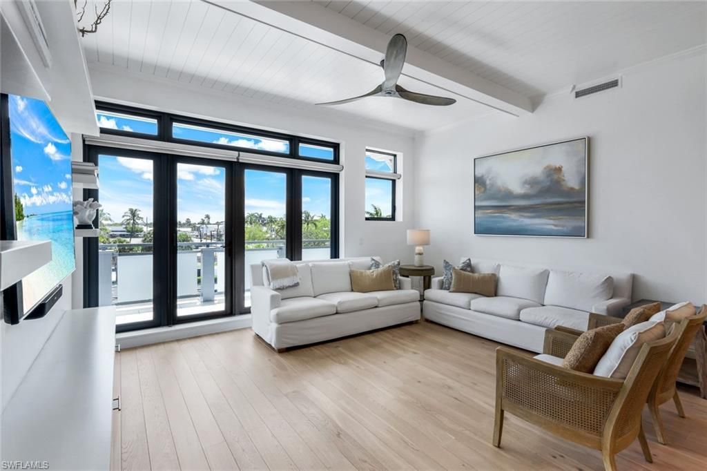 875 6th Ave S, Unit 303, Naples, FL 34102 Photo