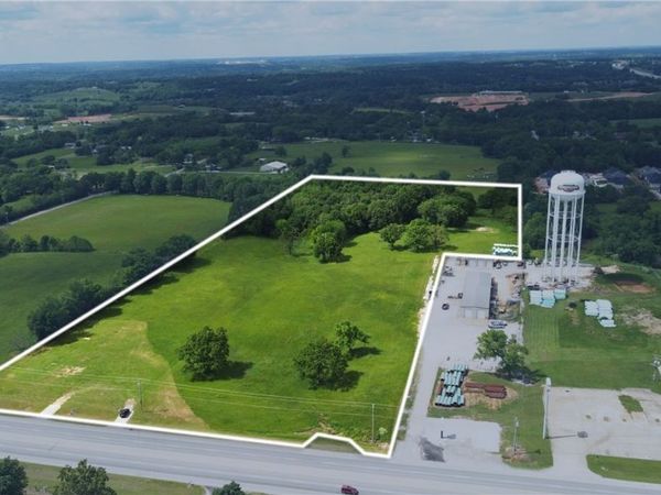 1550 W Henri De Tonti Boulevard, Springdale, AR 72762