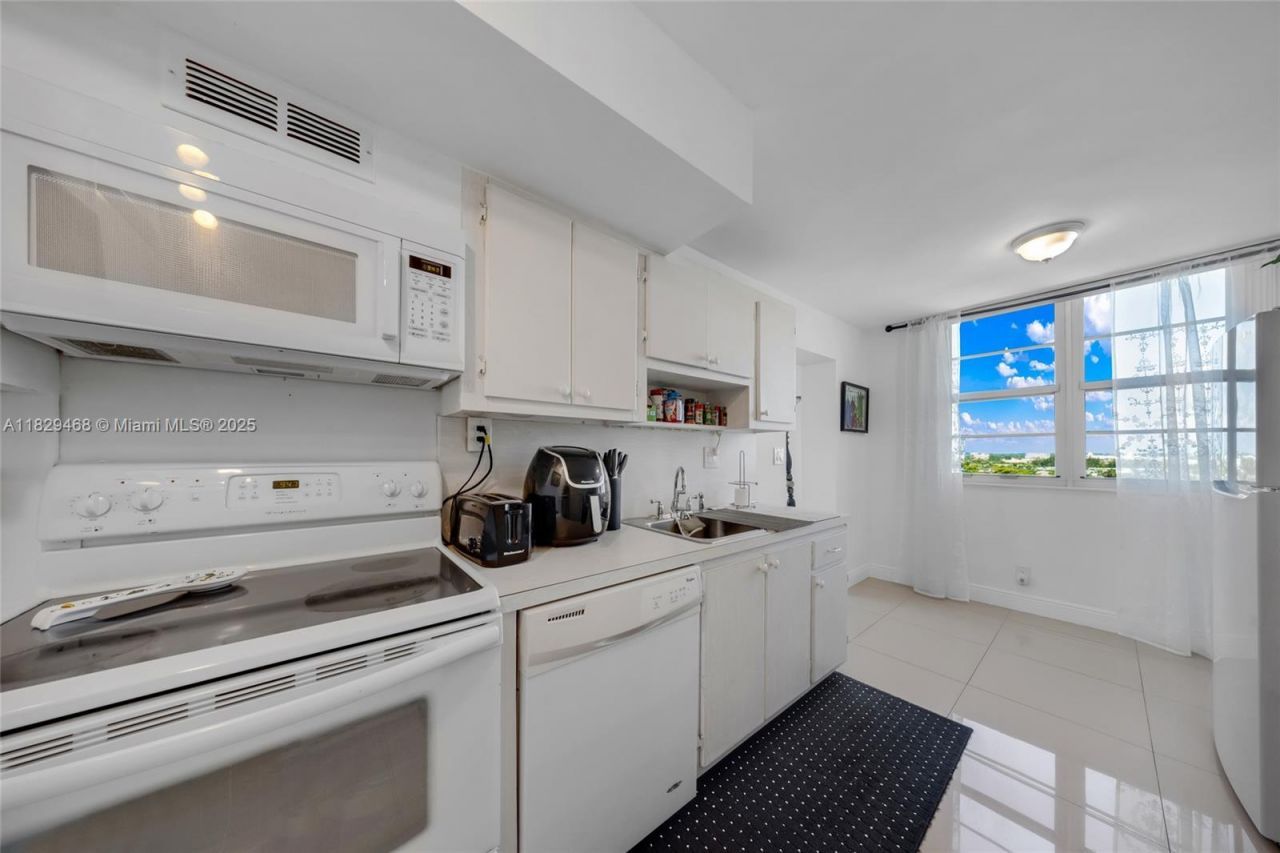 3161 S Ocean Dr, Unit 1510, Hallandale Beach, FL 33009 Photo