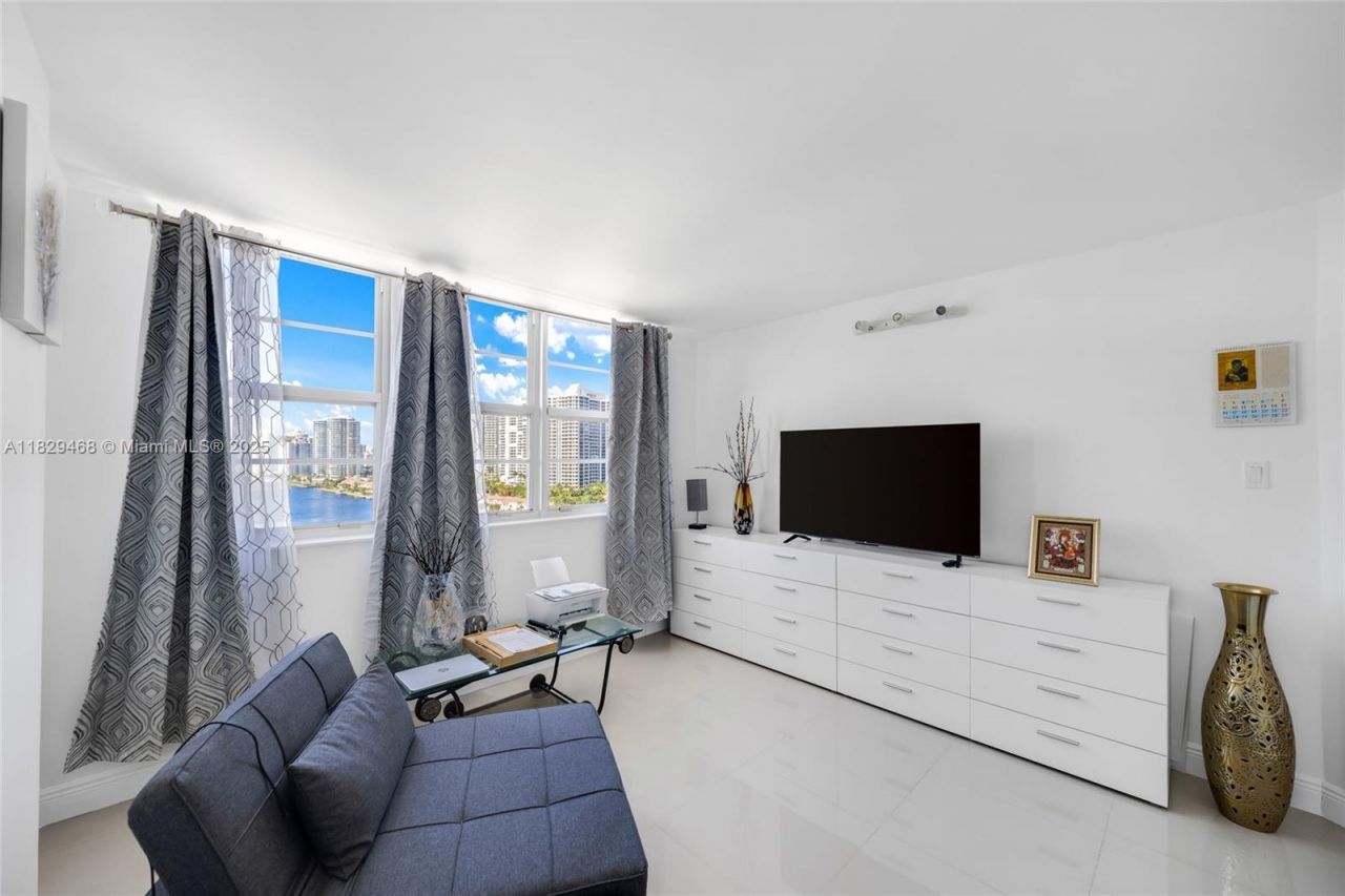 3161 S Ocean Dr, Unit 1510, Hallandale Beach, FL 33009 Photo