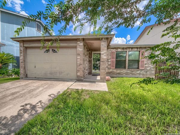6827 Misty Field, Converse, TX 78109