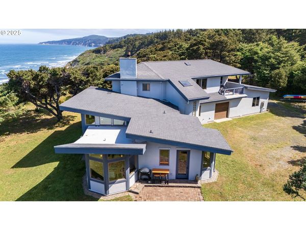 88675 WHITING LN, Bandon, OR 97411