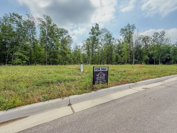 1734 Blaketon Drive NW, Walker, MI 49534