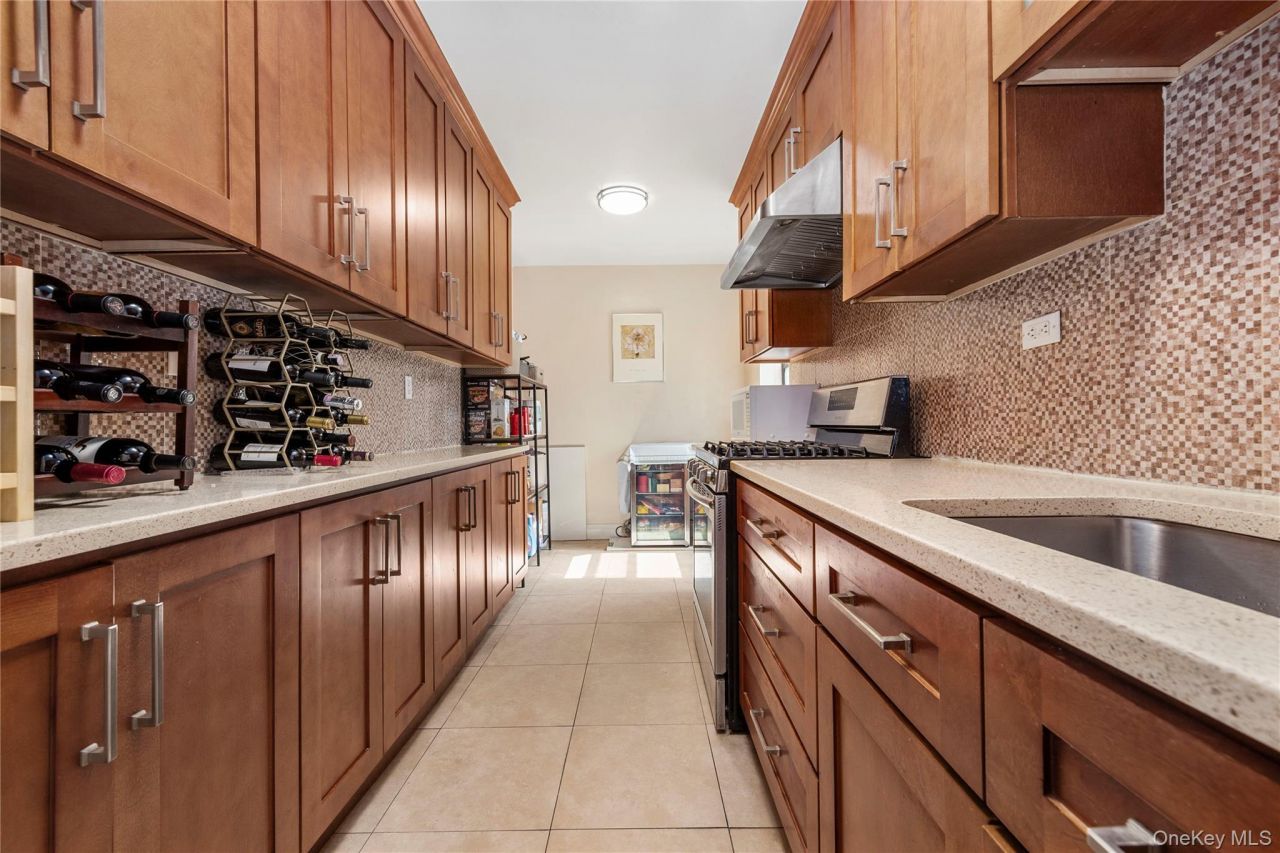 33-07 91 St Street, Unit 3K, Jackson Heights, NY 11372 Main Photo