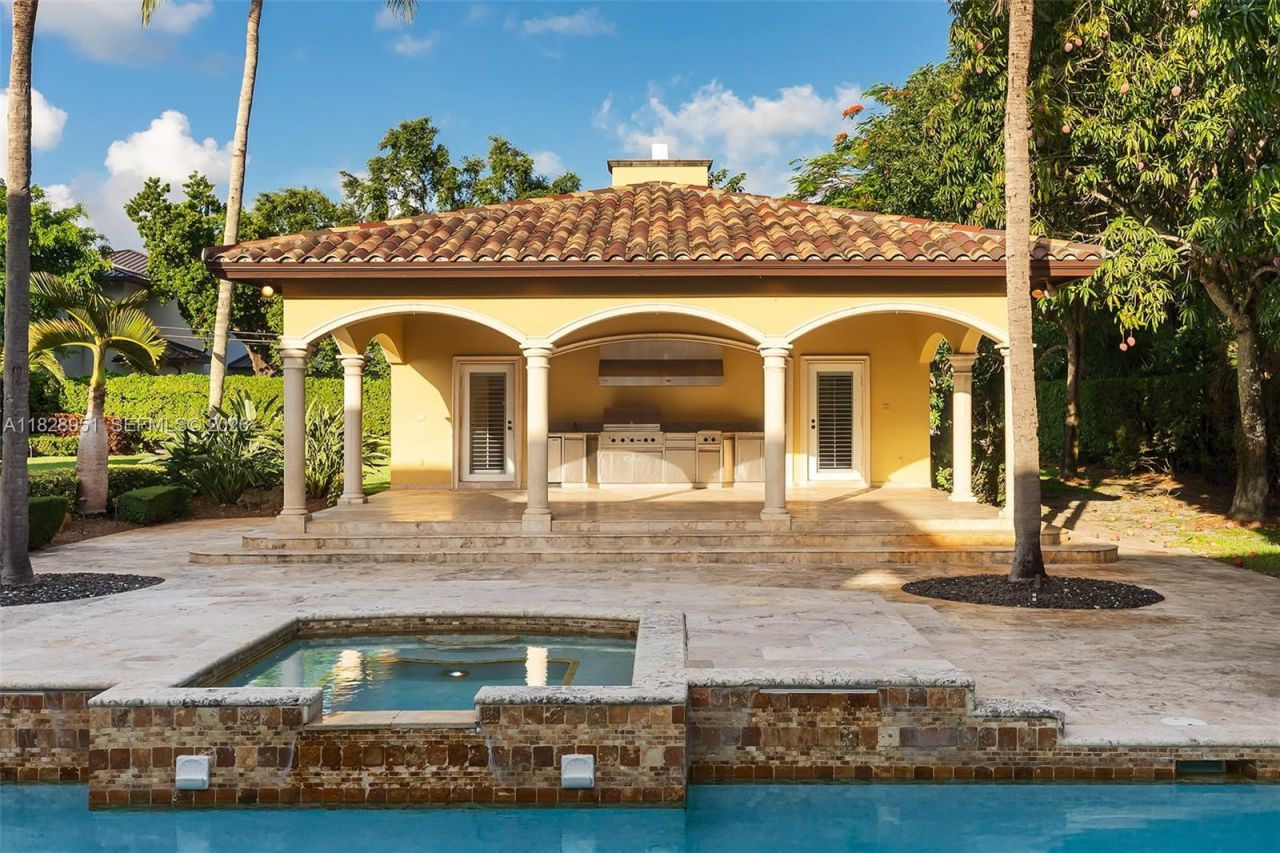 10851 SW 63rd Ave, Pinecrest, FL 33156 Photo