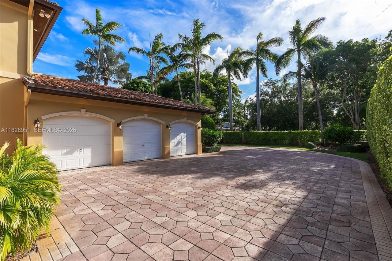 10851 SW 63rd Ave, Pinecrest, FL 33156 Photo