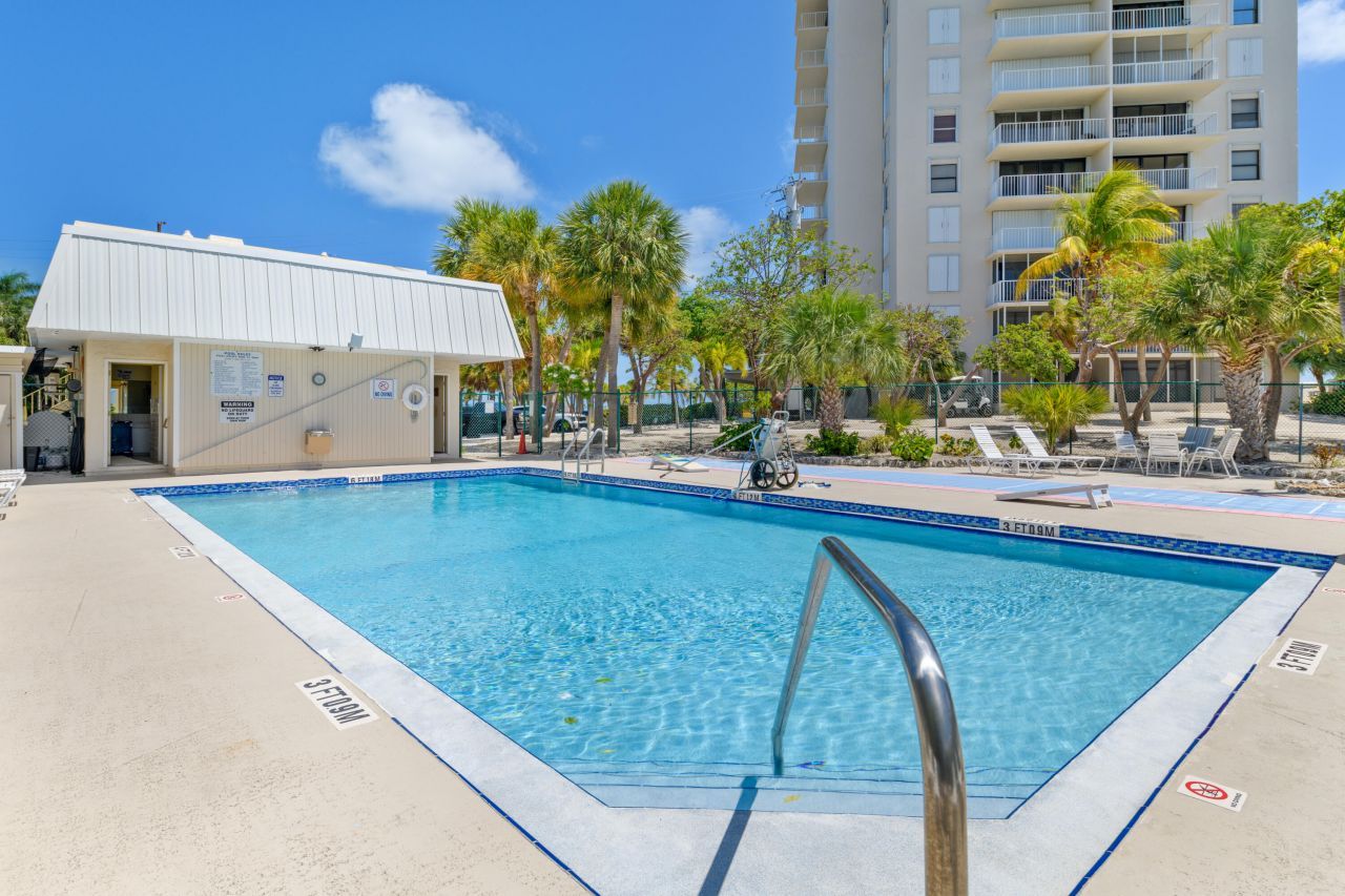 2000 Coco Plum Drive, Unit 106, Marathon, FL 33050 Photo