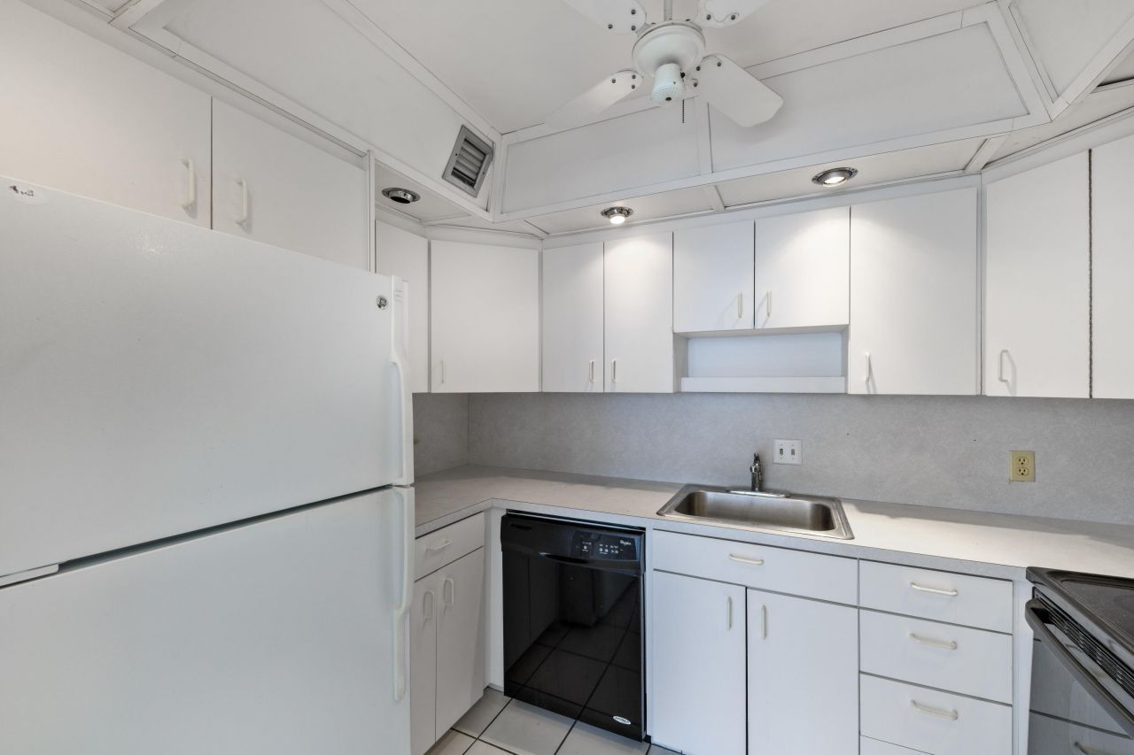 2000 Coco Plum Drive, Unit 106, Marathon, FL 33050 Photo