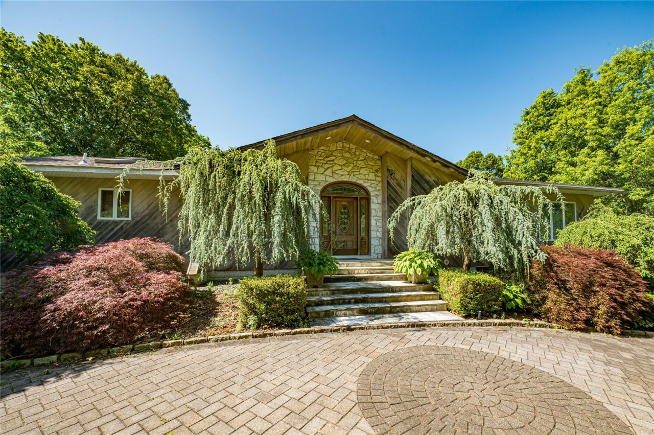 22 Penn Drive, Dix Hills, NY 11746 Main Photo