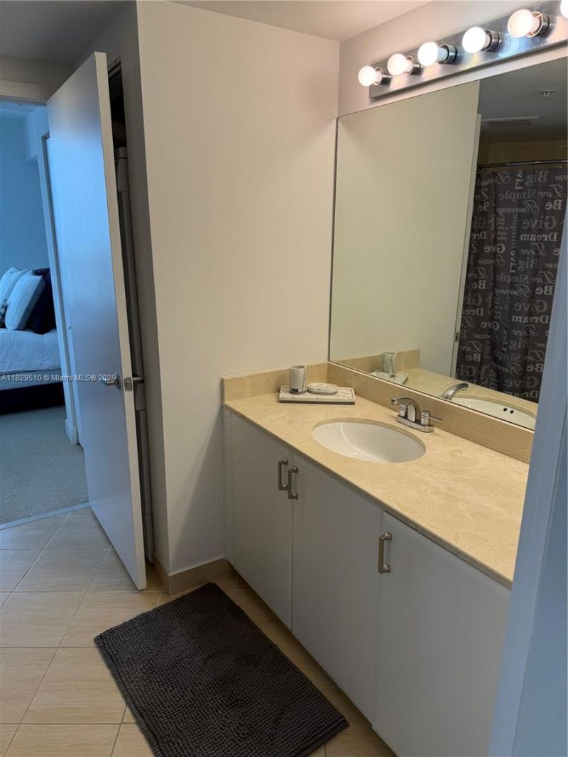 1750 N Bayshore Dr, Unit 5114, Miami, FL 33132 Photo