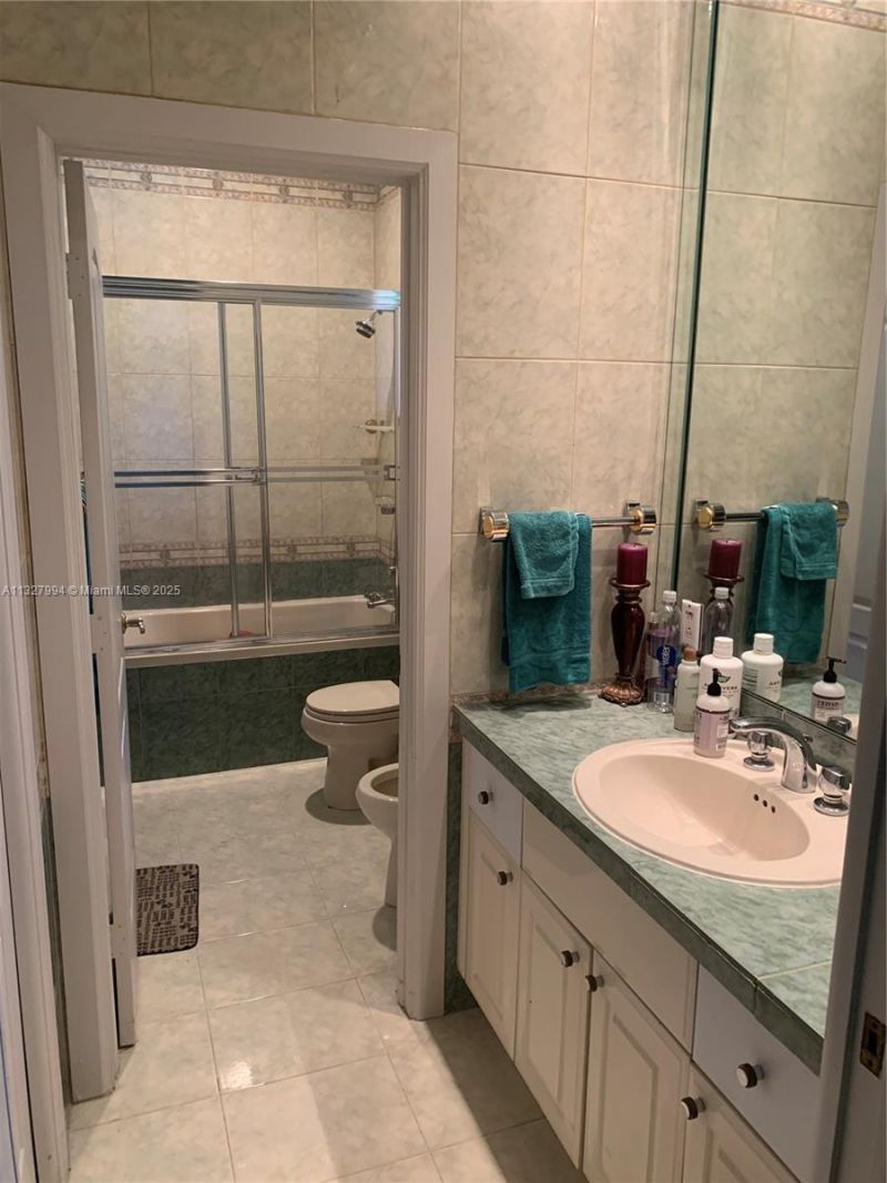 7625 SW 75th Ave, Miami, FL 33143 Photo